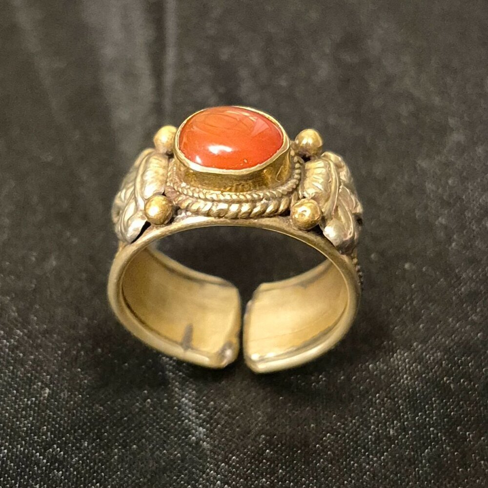 Olden Heights 🏔️🧚‍♂ Vintage Brass & Silver Adujstable Boho Ring Faux Cornaline - Picture 5 of 9